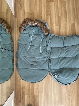 Saco Elodie verde menta con pelo desmontable.