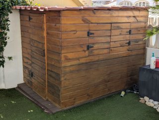 Caseta de madera infantil/trastero
