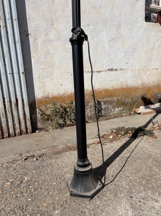 Farola de jardín negra y gris