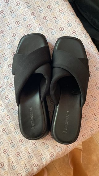 Sandalias negras Stradivarius plataforma