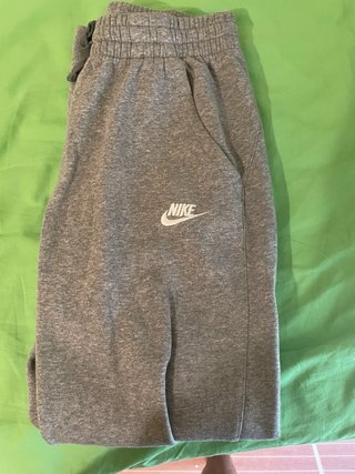 Pantalón Nike Gris