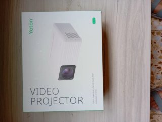 Proyector Yoton Blanco,solo usado dos vece