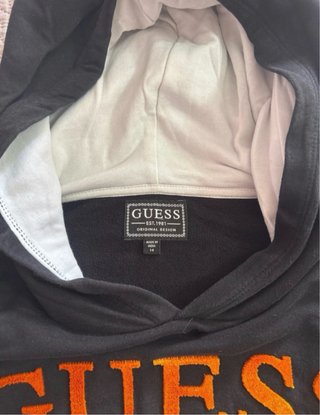 Felpa Guess con cappuccio e tasca