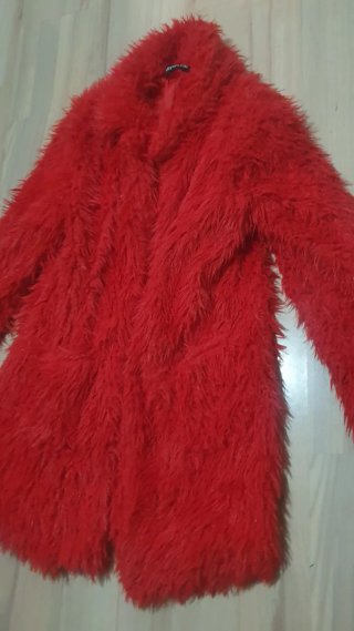 Abrigo pelo sintético rojo T. 38/40
