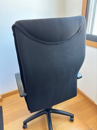 Sillón de oficina negro