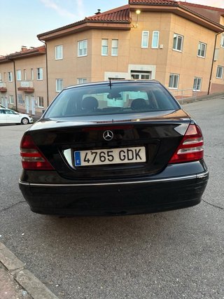 Mercedes-Benz Clase C 2005