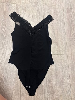 Body Zara encaje negro
