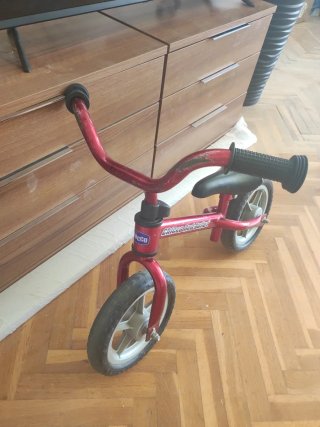 Bicicleta Chicco sin pedales roja