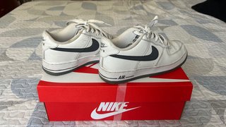 Tenis Nike Air Force Niño Blancos/Grises
