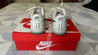 Tenis Nike Air Force Niño Blancos/Grises