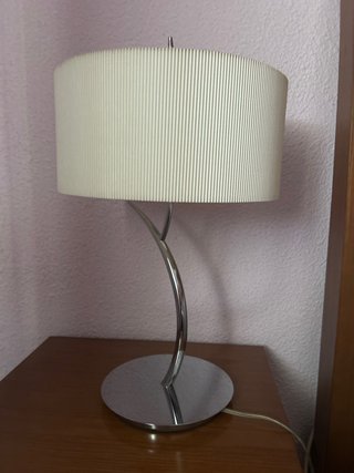 Juego de lamparas de mesa moderna beige y plateada
