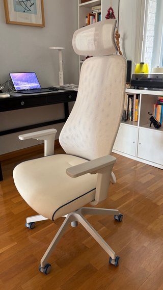 Silla de oficina ergonómica casi nueva