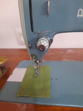 Máquina de coser Alfa Royale.