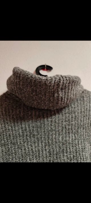 Jersey de chica talla M oversize de Zara.