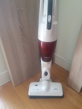 Aspiradora Ufesa Practika sin bolsa