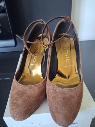 Scarpe Pitti Oro camoscio marroni con cinturino
