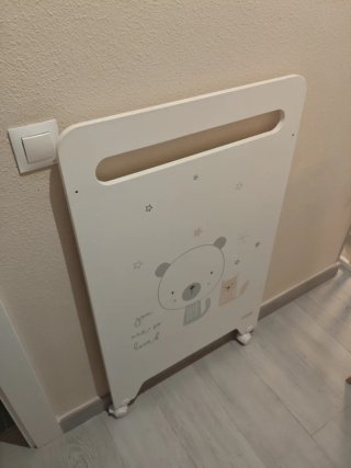 Cuna de bebé blanca con osito + colchon