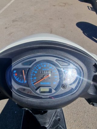 Suzuki Sixteen 125 Scooter Blanco/Marrón