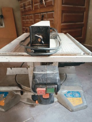 Sierra ingletadora Virutex TM 33L