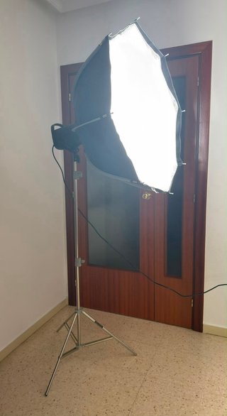 Foco, Trípode y Softbox Neewer