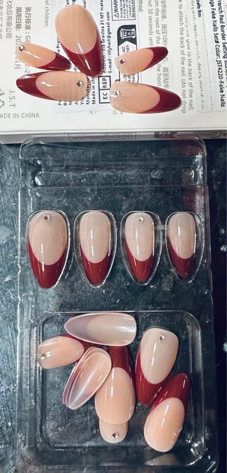 Uñas Postizas Francesas Vino con Diamantes
