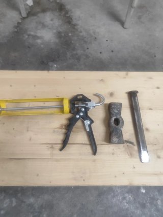 Kit Herramientas: Pistola Silicona, Mazo y Cincel