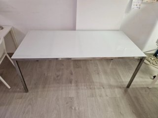 Mesa de comedor moderna cristal y metal