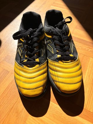 Botas de fútbol talla 39