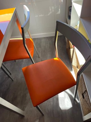 Mesa de cocina extensible con 4 sillas