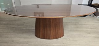 Mesa ovalada madera y 4 sillas a juego