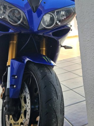 Yamaha R1 Azul