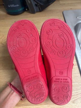 Merceditas rojas niña talla 30