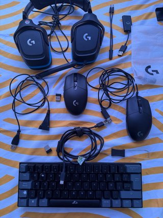 Logitech G432, Ratones 203 y 305, Teclado RK802