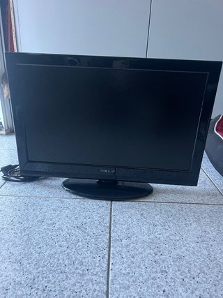 Televisión Nevir LED 22 TDT HD y DVD con soporte