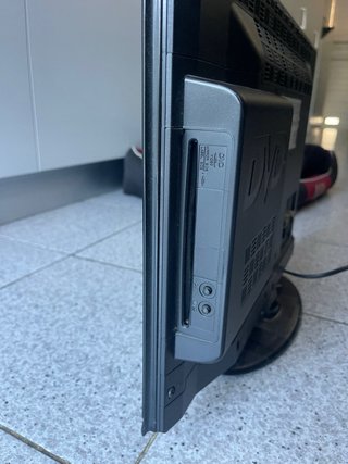 Televisión Nevir LED 22 TDT HD y DVD con soporte