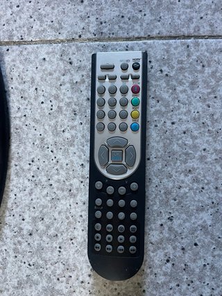 Televisión Nevir LED 22 TDT HD y DVD con soporte