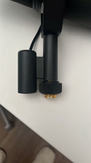 Shure SM7B Micrófono Negro + Adaptador Dorado