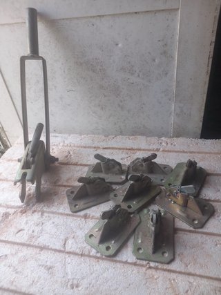 Ranas y tensor metálico