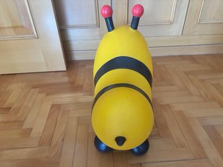 Abeja saltarina hinchable B. Boing
