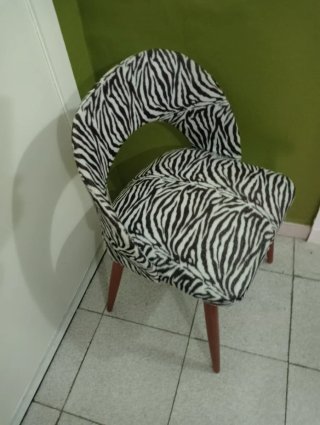 Silla estilo retro estampado cebra