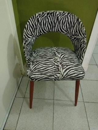 Silla estilo retro estampado cebra