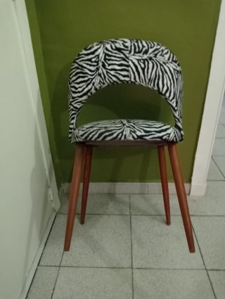 Silla estilo retro estampado cebra