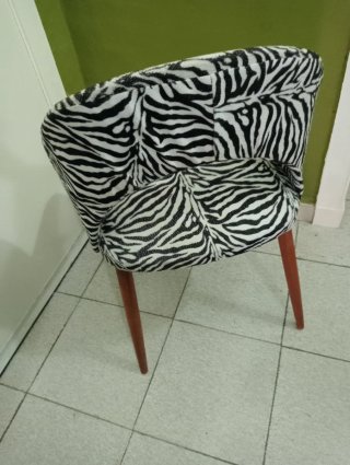 Silla estilo retro estampado cebra