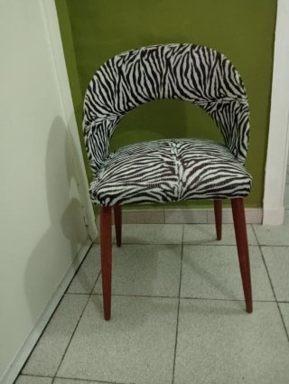 Silla estilo retro estampado cebra