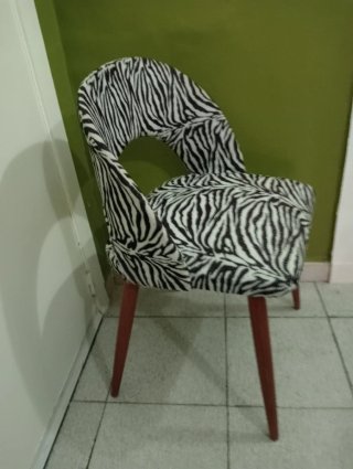 Silla estilo retro estampado cebra