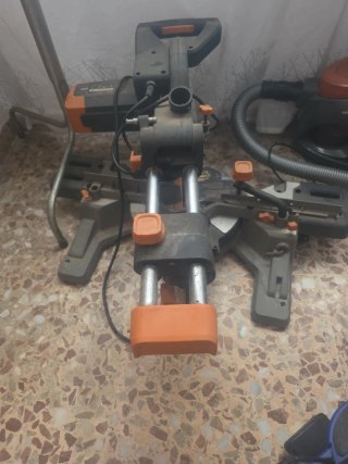 Sierra ingletadora para metal y madera profesional