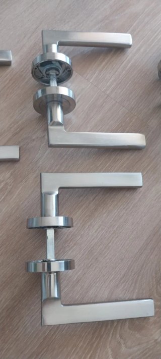 Manetas de puerta de acero inoxidable