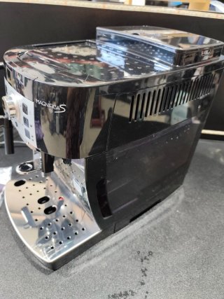 Cafetera DeLonghi Magnifica S Superautomática