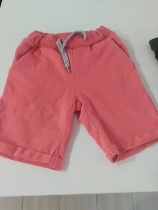 2 Pantalones cortos ,T-6-7.