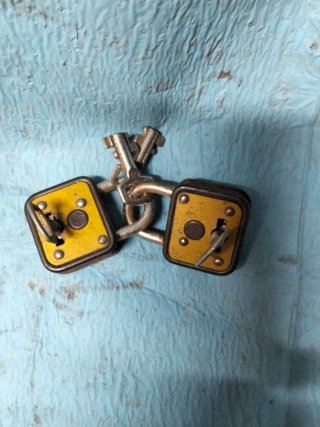 Antiguos candados con llaves